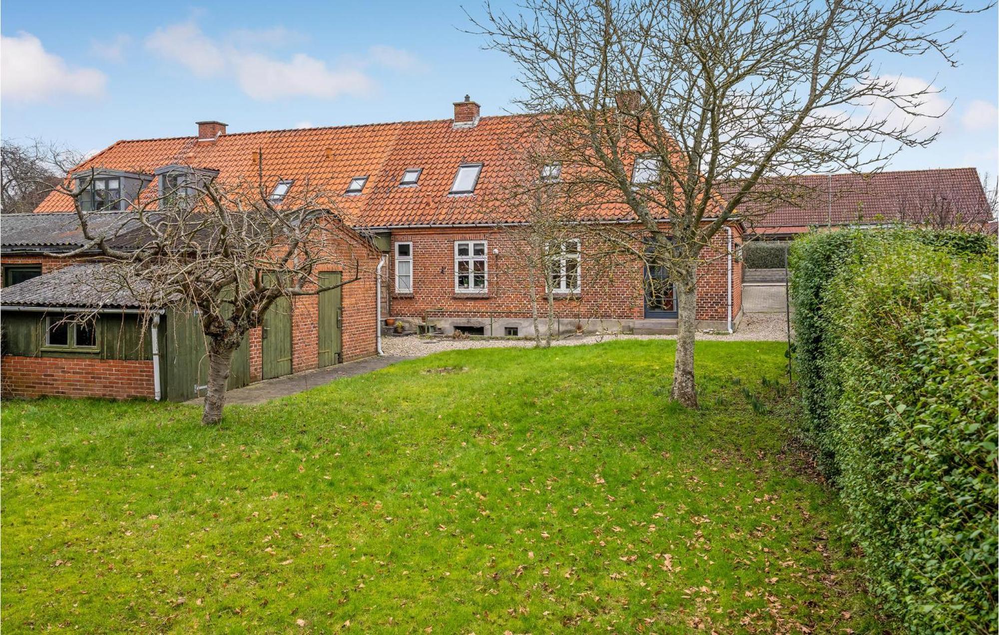 Lovely In With Kitchen Holiday home *